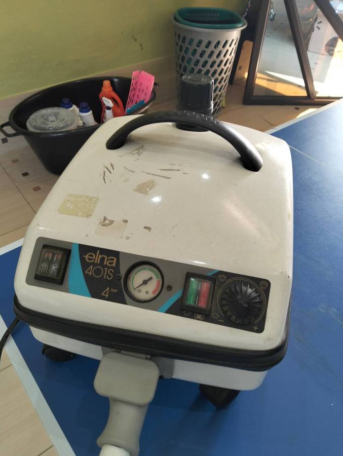 ELNA 401S STEAMER with heavy duty Iron