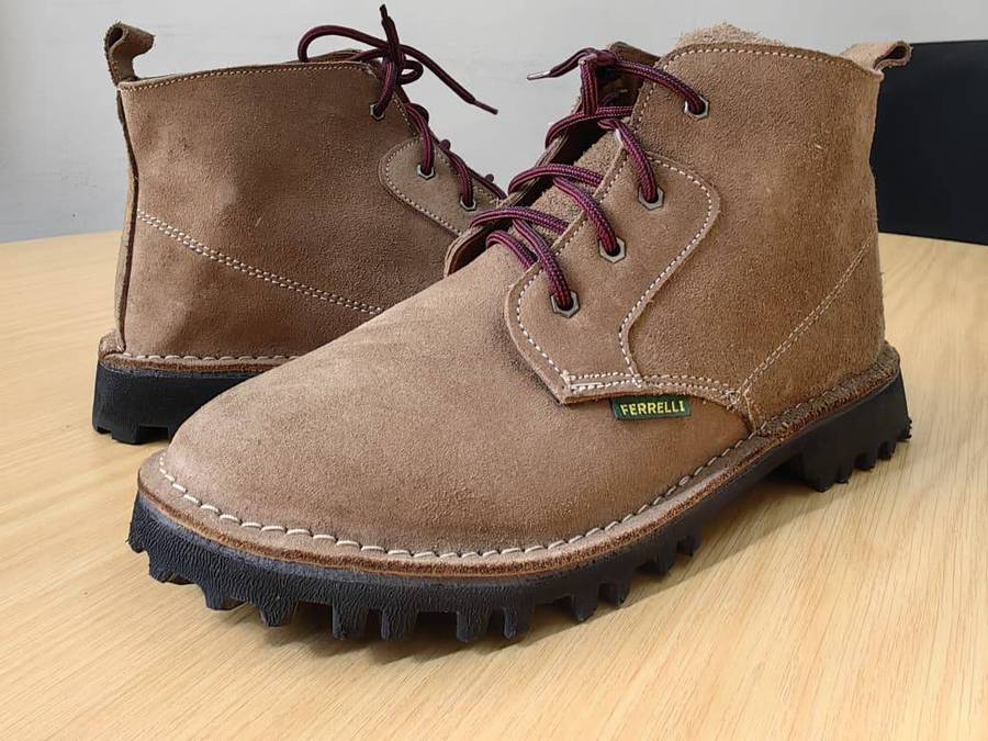 SIZE 10 SUEDE LEATHER STICTH DOWN BOOT