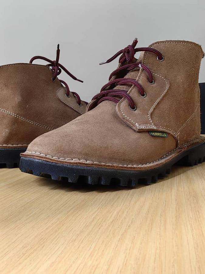 SIZE 10 SUEDE LEATHER STICTH DOWN BOOT