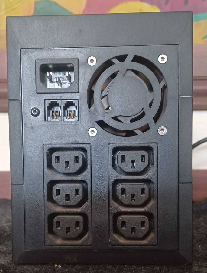 UPS 1000VA 660W EATON 5E