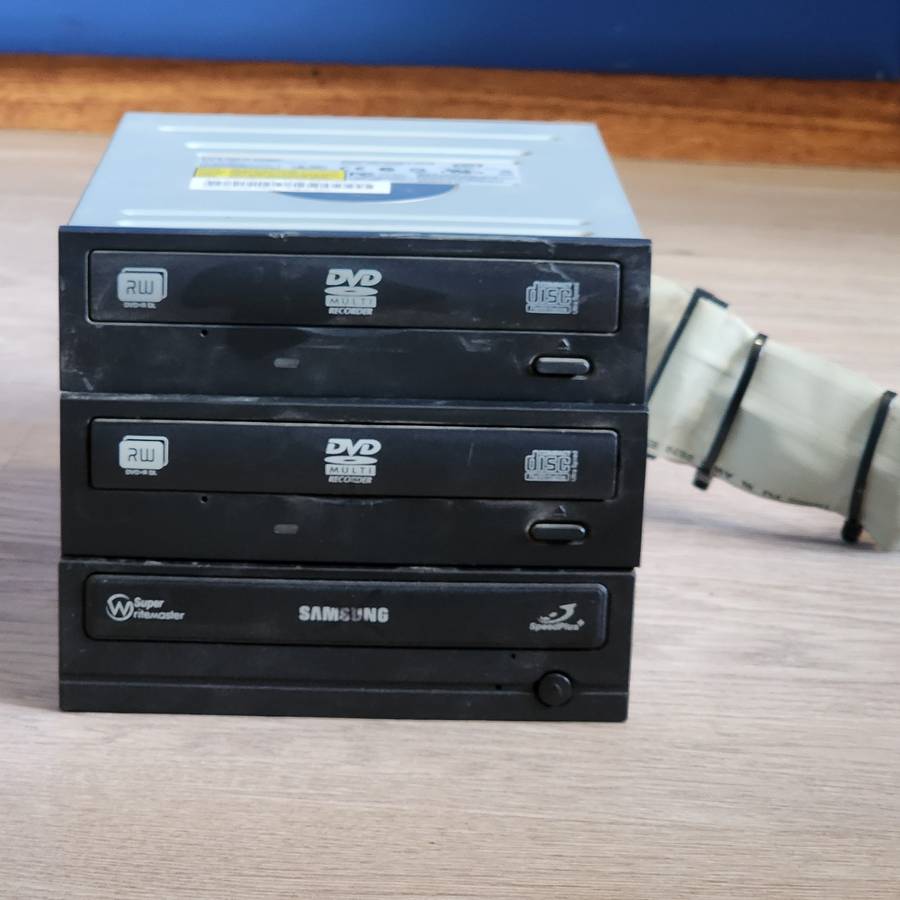PC CD DRIVES - UNTESTED