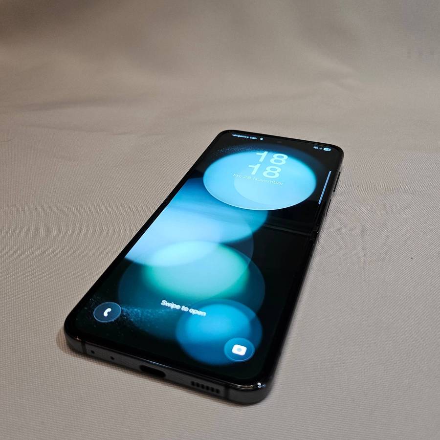 Samsung Galaxy Z Flip 5 graphite 256gb