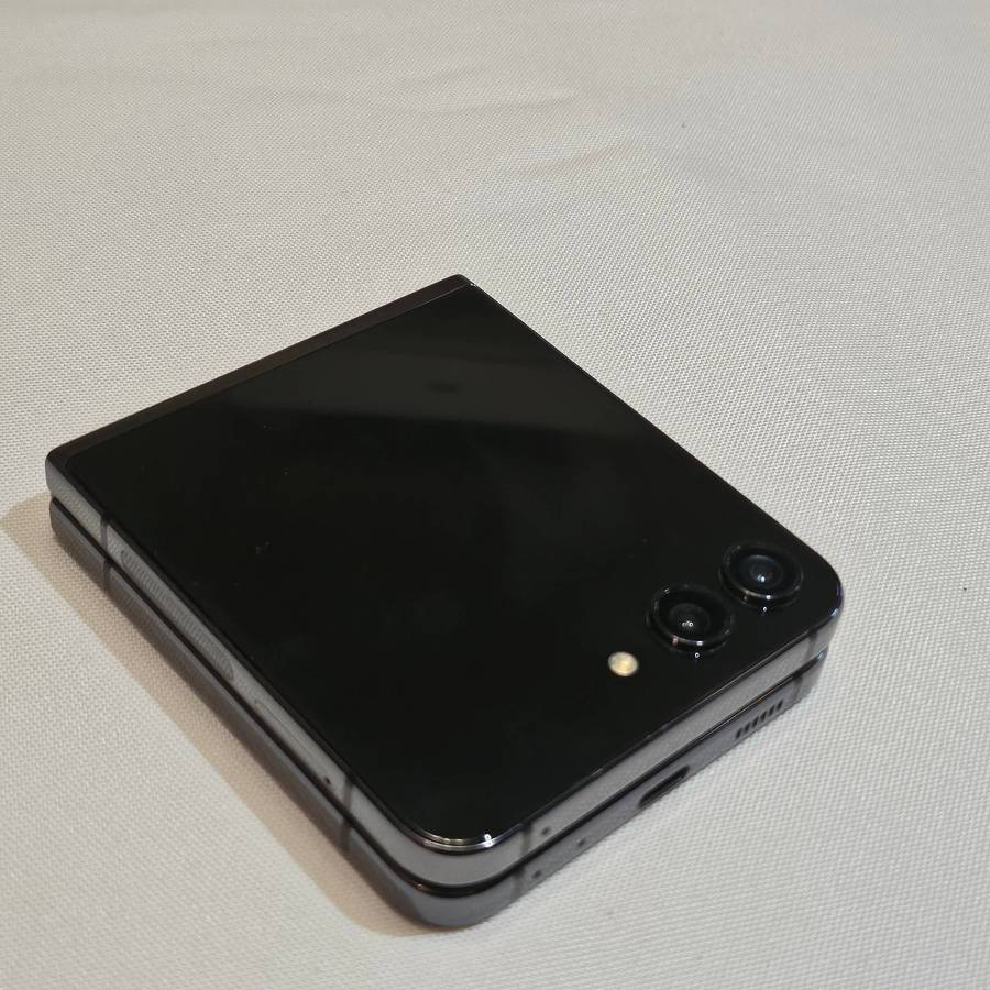 Samsung Galaxy Z Flip 5 graphite 256gb