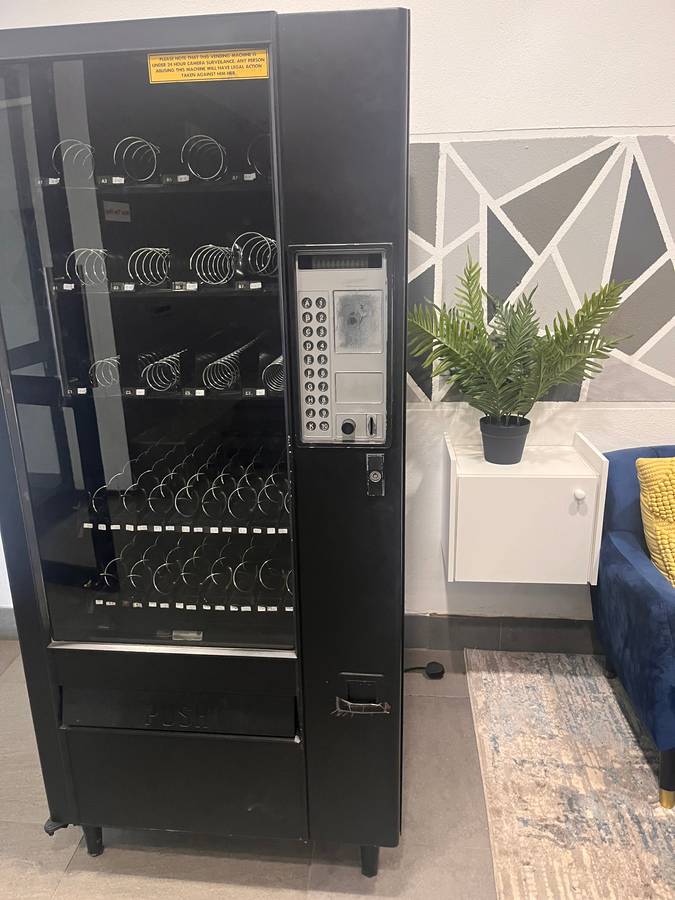 Second hand snack vending machine