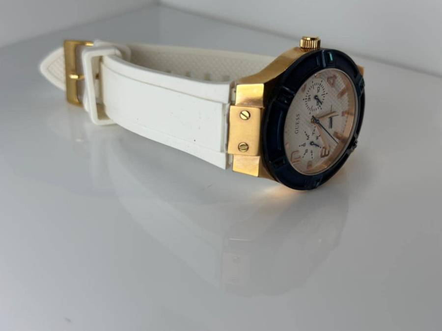 Guess Jet Setter White Dial White Rubber Strap Watch for Ladies