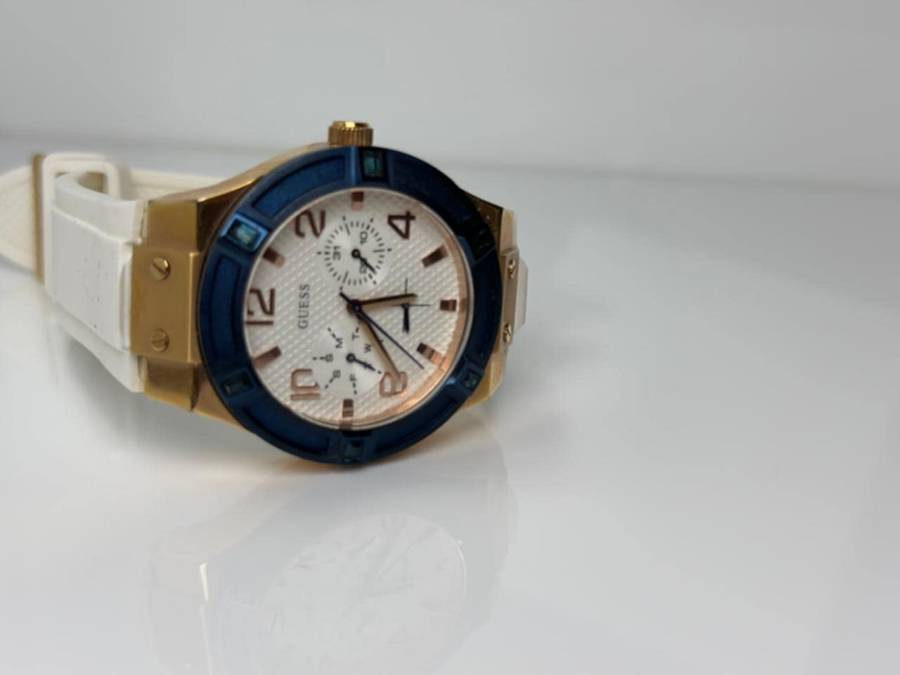 Guess Jet Setter White Dial White Rubber Strap Watch for Ladies