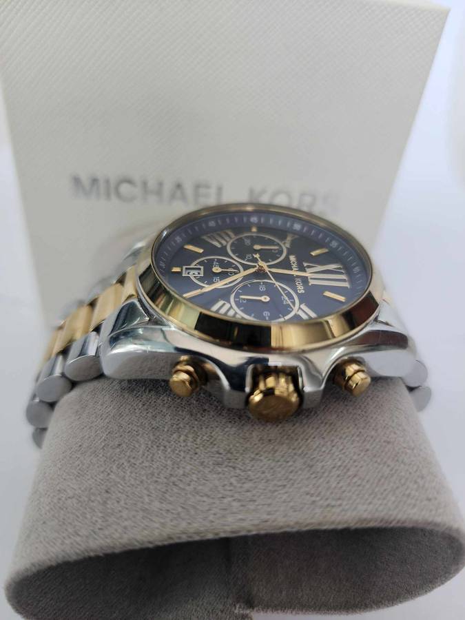 Michael Kors Women's Bradshaw 2-Tone Round Stainless Steel Watch (preowned)