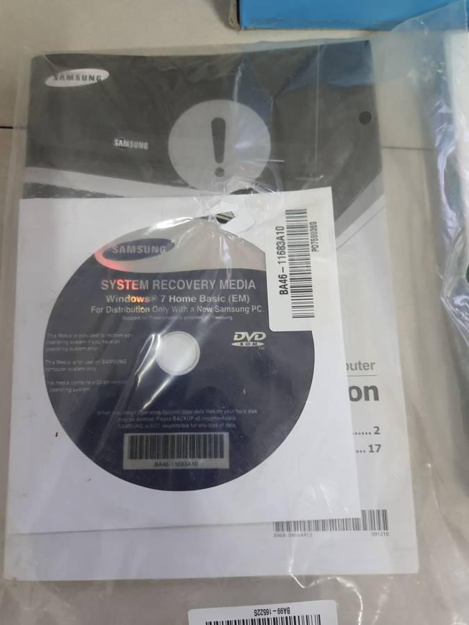 JOB LOT OF COMPUTER SOFTWARE CD'S