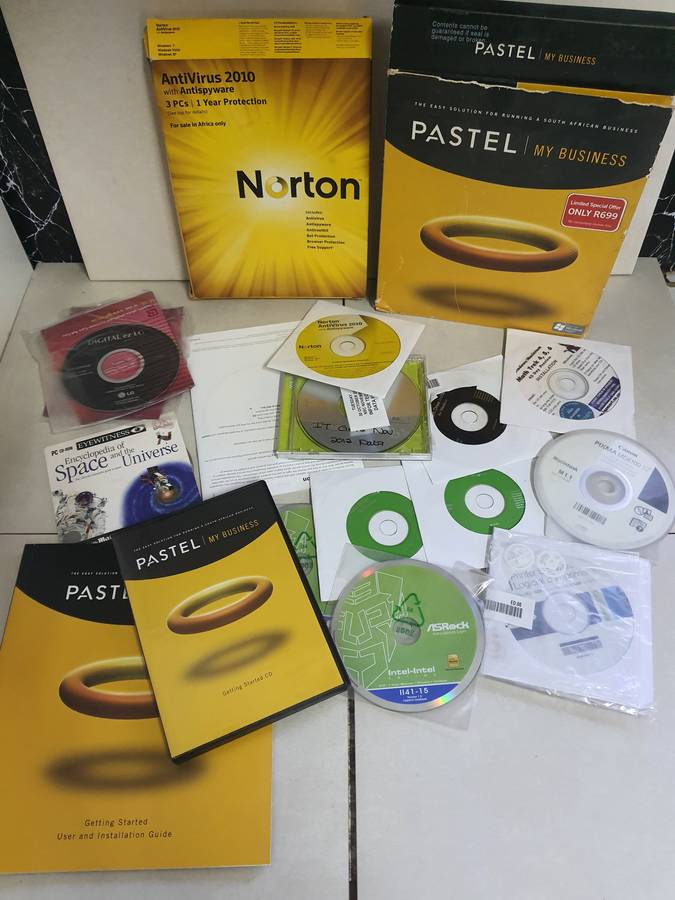 JOB LOT OF COMPUTER SOFTWARE CDS