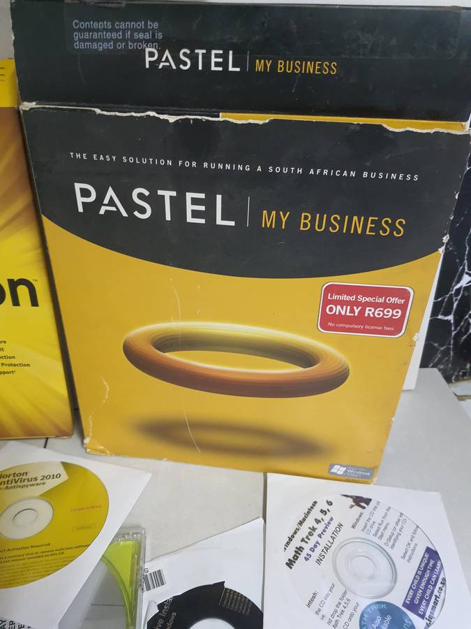 JOB LOT OF COMPUTER SOFTWARE CDS