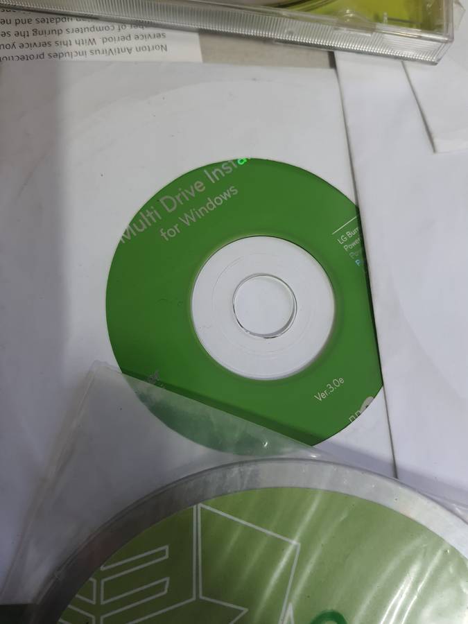 JOB LOT OF COMPUTER SOFTWARE CDS