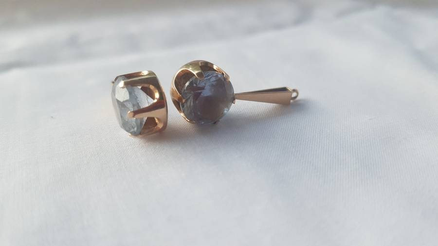 1930's Antique Yellow Gold 9CT Natural Gut Aquamarine earrings - 5.2 Grams - exactly 2.6 grams each