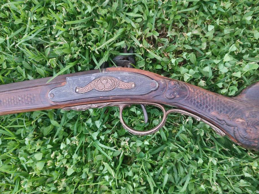PARIS FLINTLOCK - 1.1 METER - LET THE PICTURES SPEAK FOR THEMSELF! Bid now to avoid disappointment!