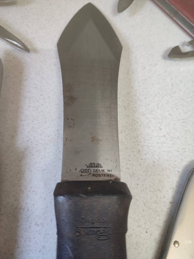 LARGE COLLECTION OF KNIFES - SOME SWISS POCKECT KNIFES - SHEFFIELD - AND GERMAN