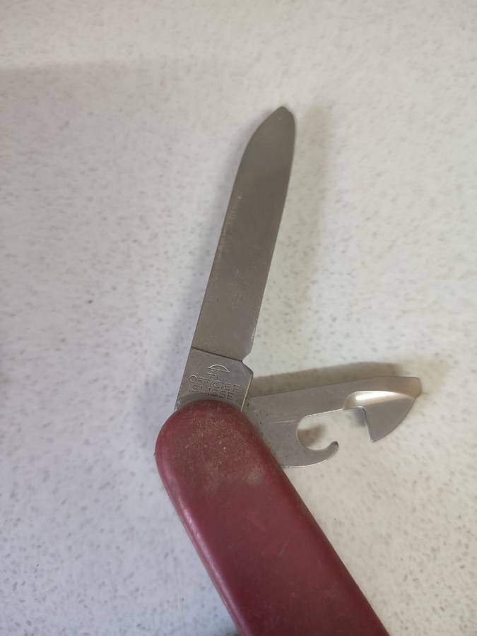 LARGE COLLECTION OF KNIFES - SOME SWISS POCKECT KNIFES - SHEFFIELD - AND GERMAN