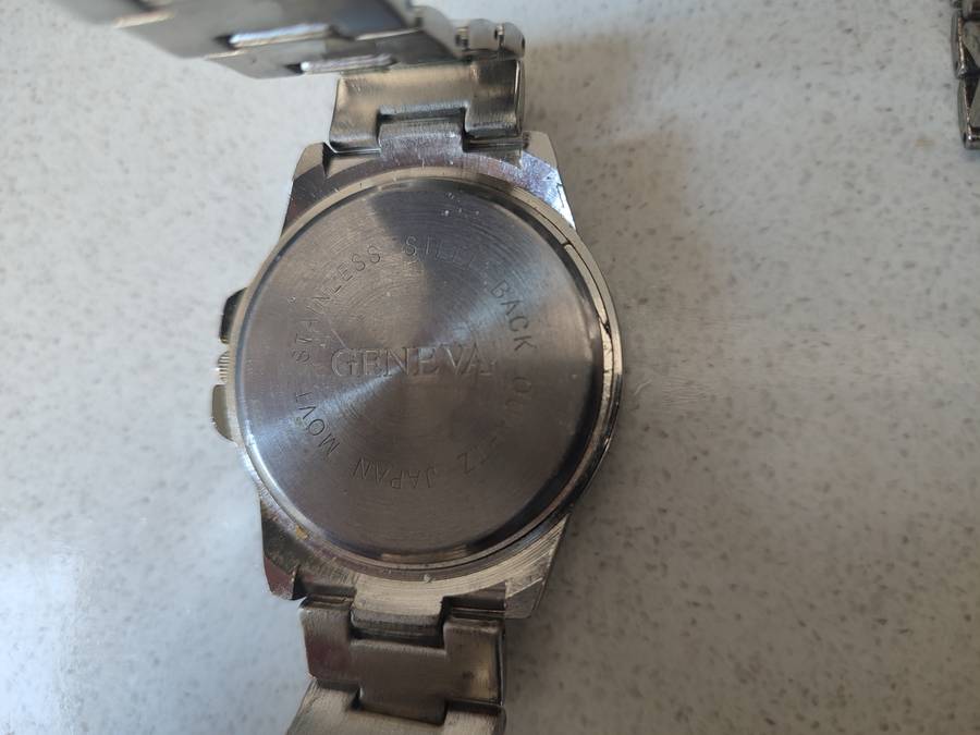 #8 STUNNING HIS AND HERS GENEVA WATCHES UP FOR GRABS !!!