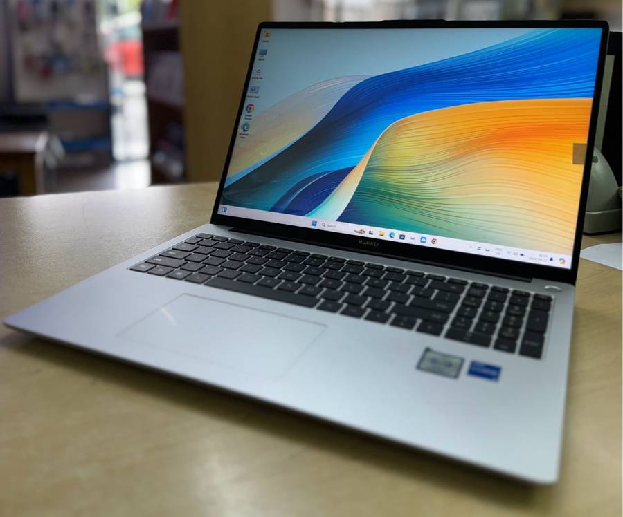 Huawei MateBook MCLF-X  Intel® Core i5 12450H 8GB RAM and 512GB Nvme SSD 16-Inch Laptop Refurbished