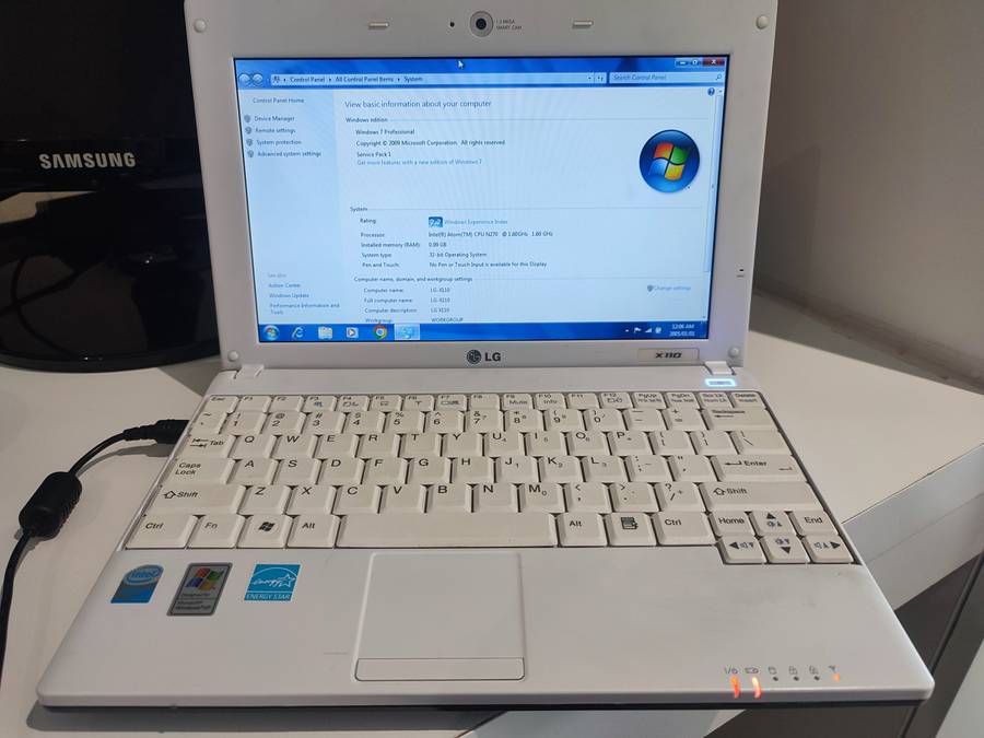LG X110 Netbook (1.6 Ghz Intel Atom)