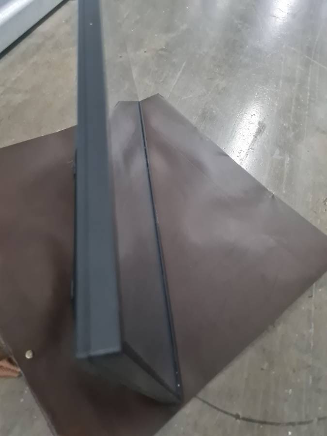 MECER 22INCH MONITOR LE22BW