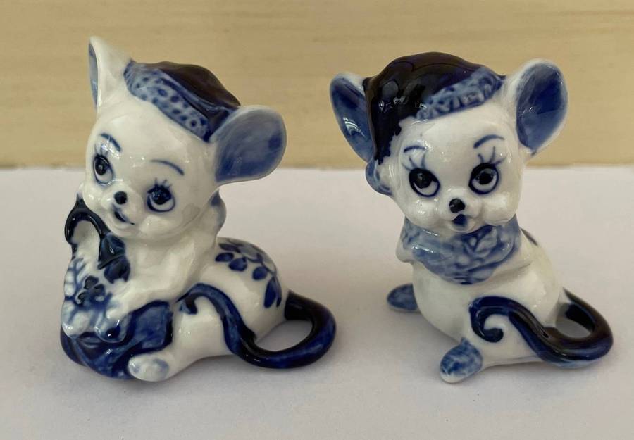 TWO VINTAGE 1970'S DELFT LIKE MINI PORCELAIN MICE - BEAUTIFUL AND PERFECT!