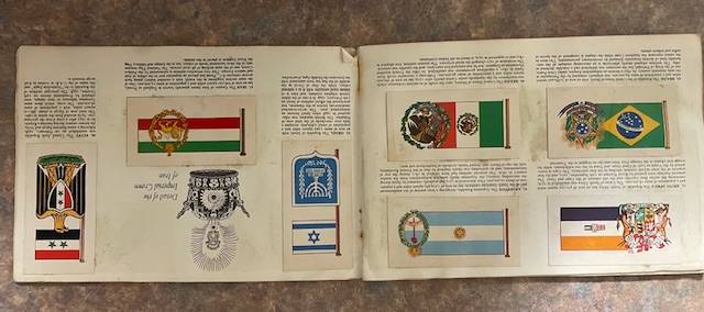 Brooke Bond Cards booklet. Flags and Emblems of the World.