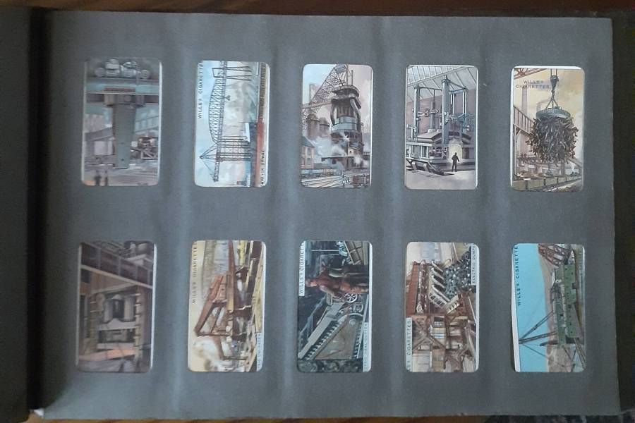 VINTAGE ANTIQUE LONDON CIGARETTE CARD ALBUM!