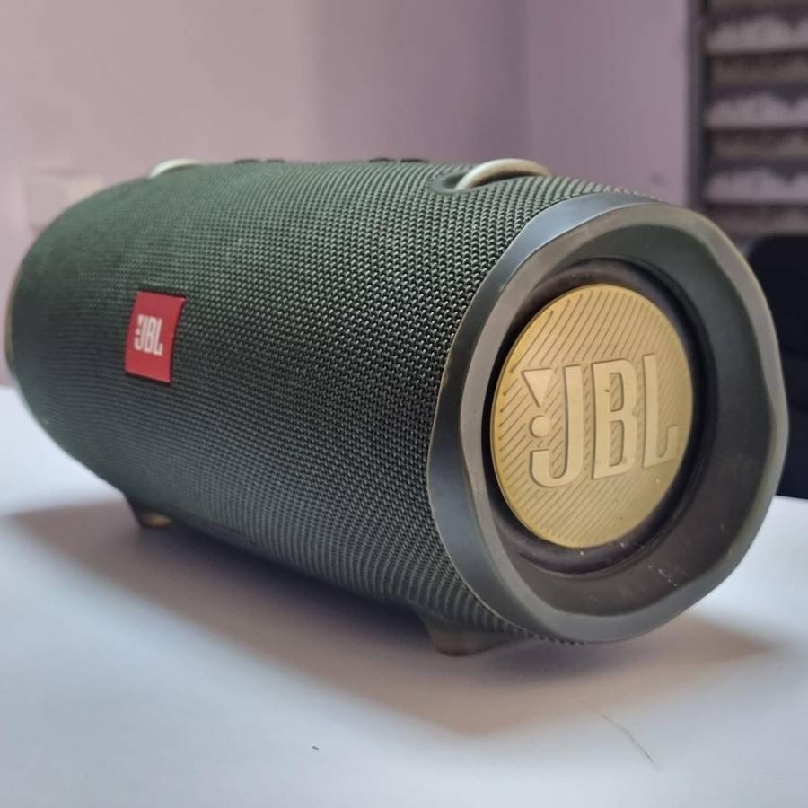 JBL Extreme 2 (Not Charging) No original charger. Bluetooth speaker