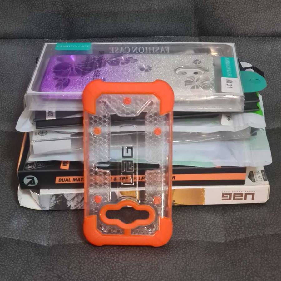 100s of 2015-2018 phones covers, screen protectors, and assorted accessories