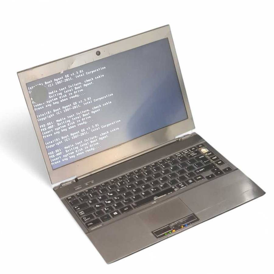 Toshiba (Turns on) Core i7 vPro to fix or for spares x 2