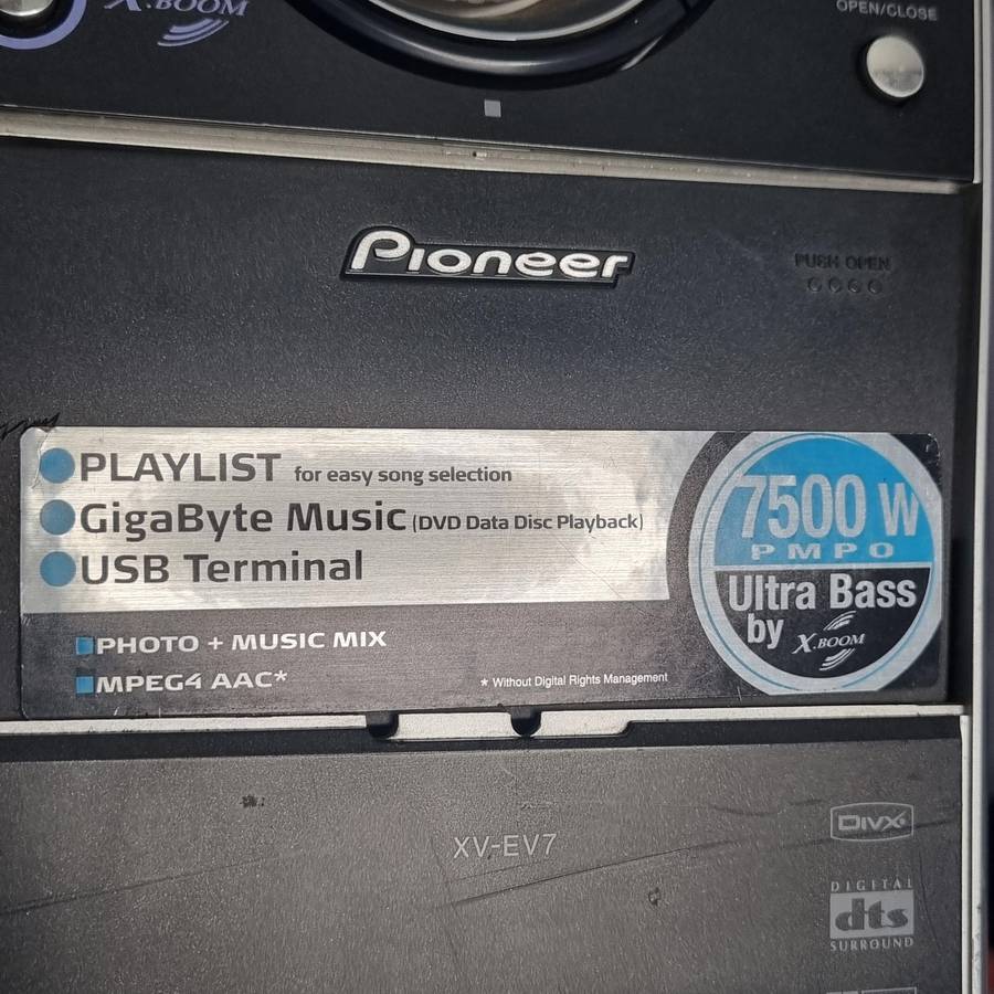 Pioneer Stereo (on standby)