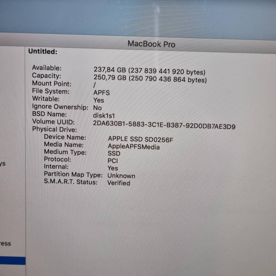 Macbook Pro i7 - 16GB/265 ssd Retina display