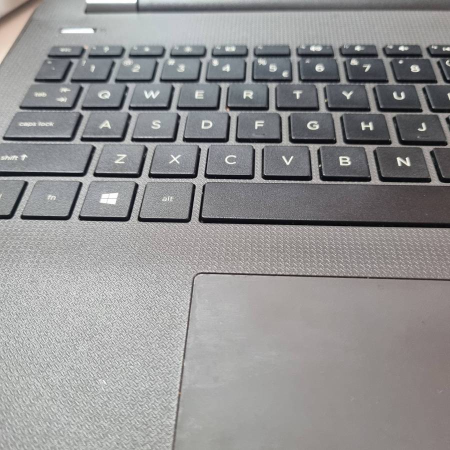 Intel Core i5-7200U (7th Gen) HP 250 G6 Notebook PC