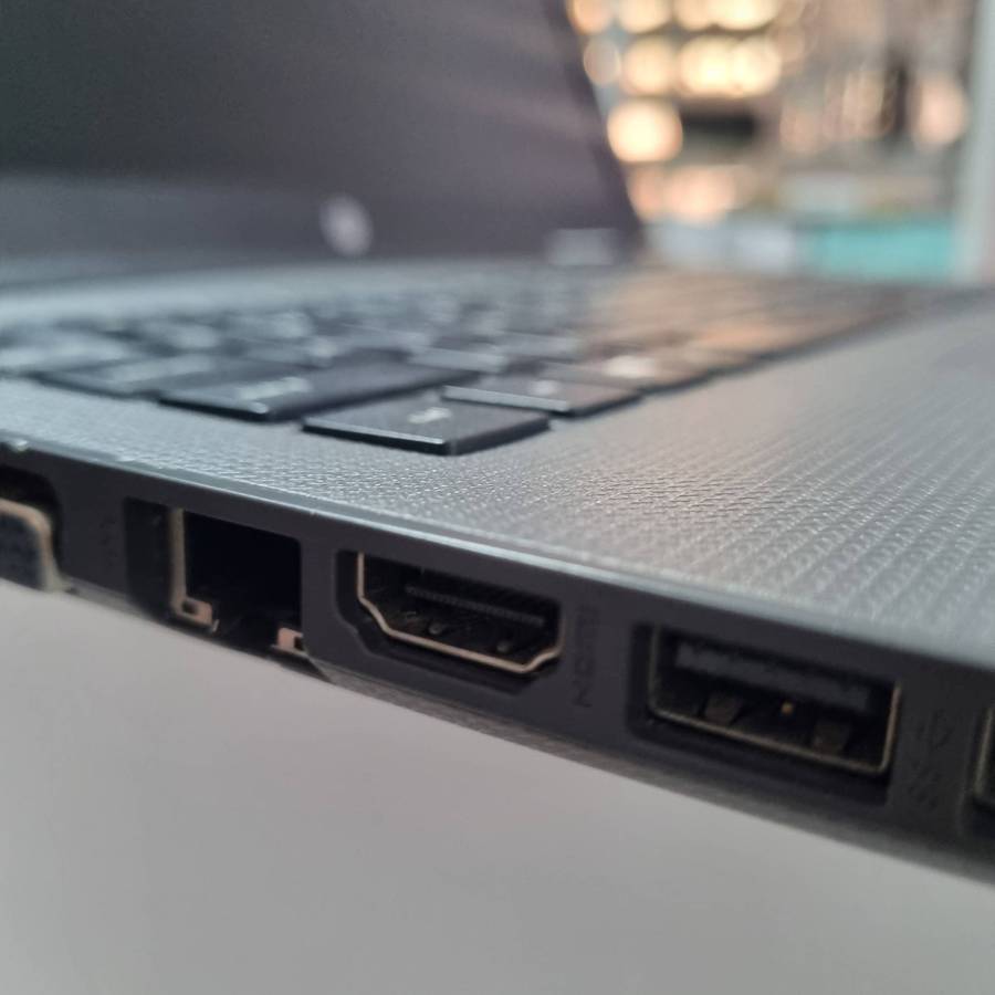 Intel Core i5-7200U (7th Gen) HP 250 G6 Notebook PC