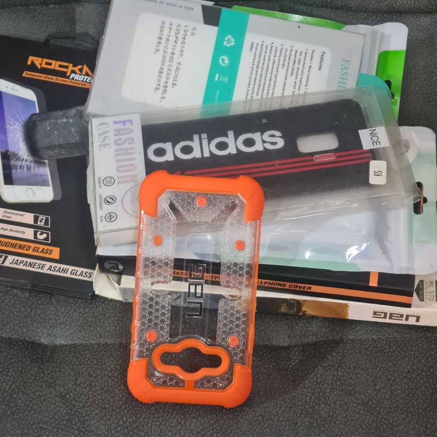 100s of 2015-2018 phones covers, screen protectors, and assorted accessories