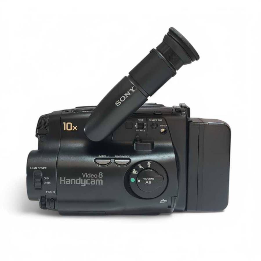 Sony Video Camera CCD-TR202E (See details)