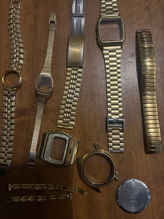 Lot watch straps and casings