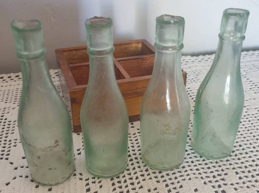 4 x Antique small "concentrate" bottles (in wooden crate)