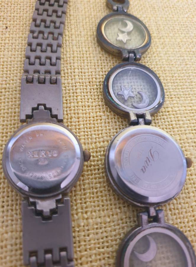 8 x Wristwatches (not working) - only for user Dior1 to respond