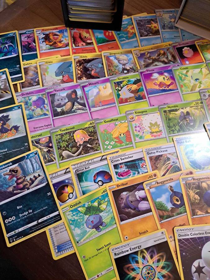 Huge Pokémon tcg collection. 1200+ cards No duplicates!