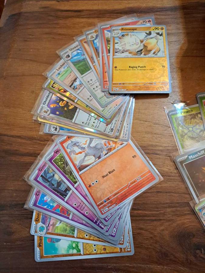 Huge Pokémon tcg collection. 1200+ cards No duplicates!