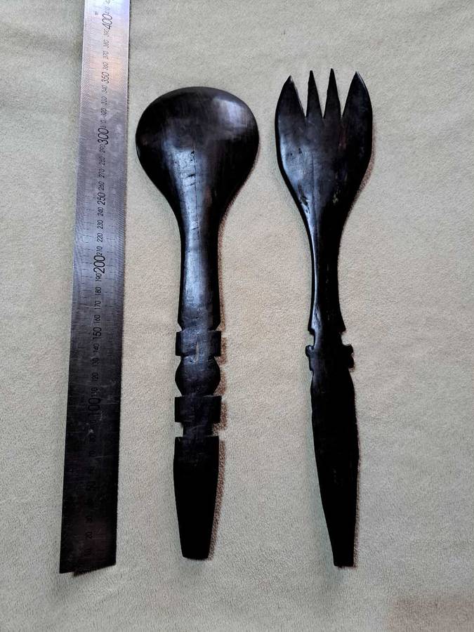 Decrotive handcarved spoon and fork sets