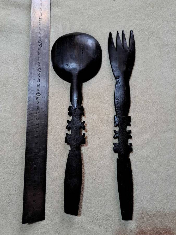 Decrotive handcarved spoon and fork sets