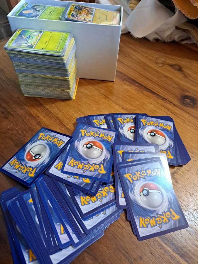 Huge Pokémon tcg collection. 1200+ cards No duplicates!