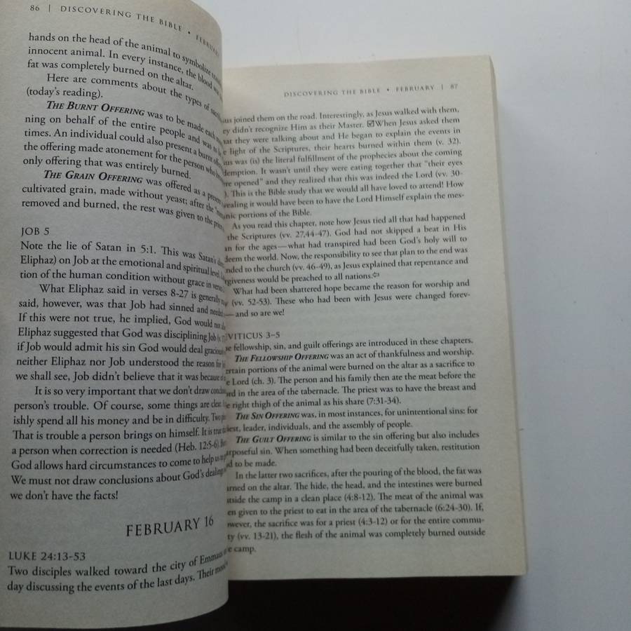 Discovering the Bible by Gordon L. Addington  Your Daily Bible Reading Companion for Deeper Underst