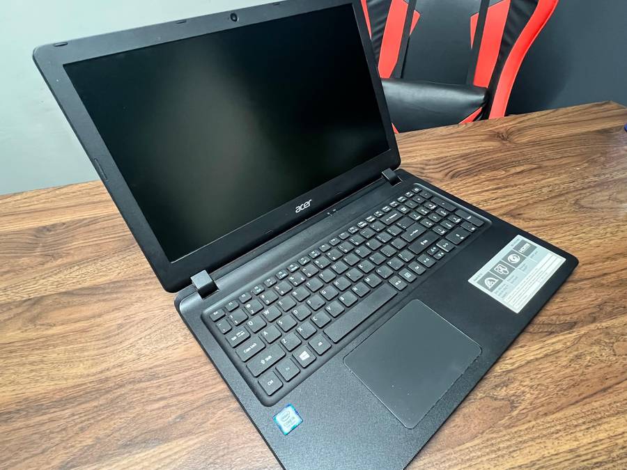Acer Aspire ES 15 - i5 7TH Gen