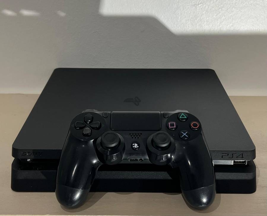 PS4 Slim 2TB