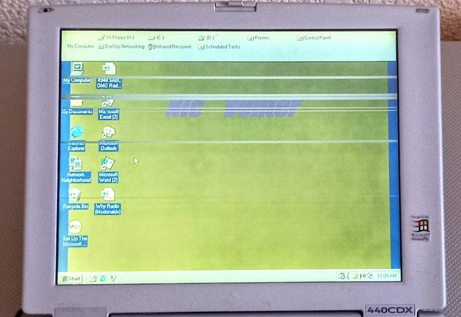 Vintage Windows 98 Toshiba Satellite Pro 440CDX Laptop Bundle in Working Condition