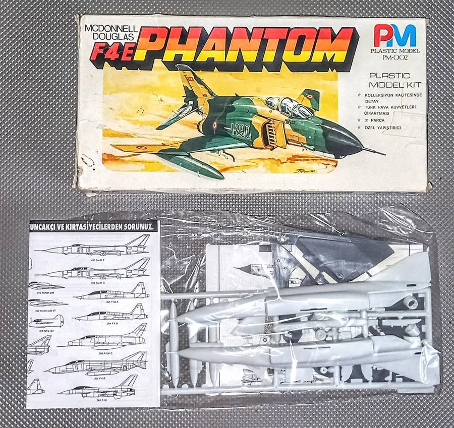 Vintage Plastic Model PM-002. McDonnell Douglas F4E Phantom Kit