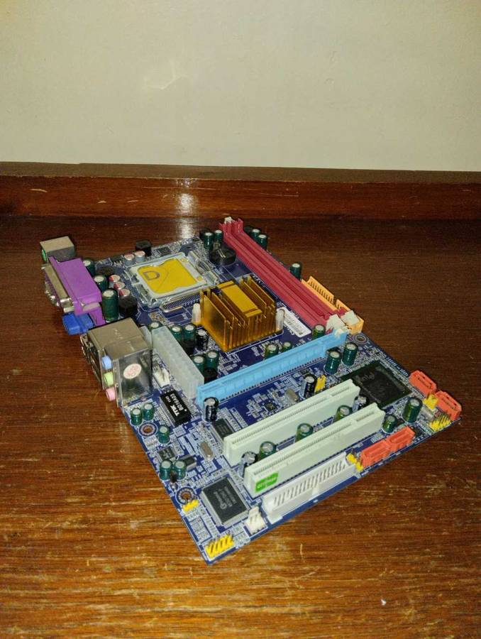 LGA775 MOTHERBOARD
