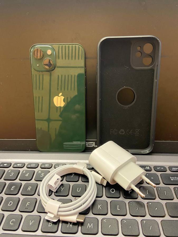Newly refurbished iphone 13 operating on wifi only